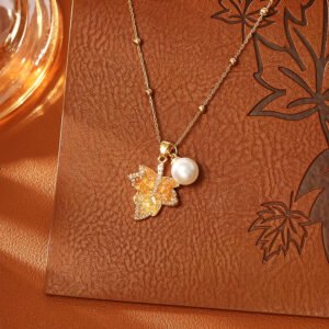 Maple Leaf Pearl Pendant Luck Necklace mySite