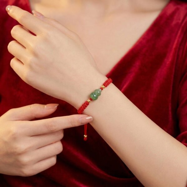Red String Hetian Jade Wu Lou Bracelet
